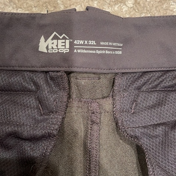 REI Co-op Men's Soft-Shell Pants Size 42/32 - Picture 6 of 9